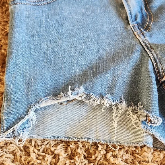 Levis's lightweight distressed jean shorts womans size 25 - Picture 3 of 11